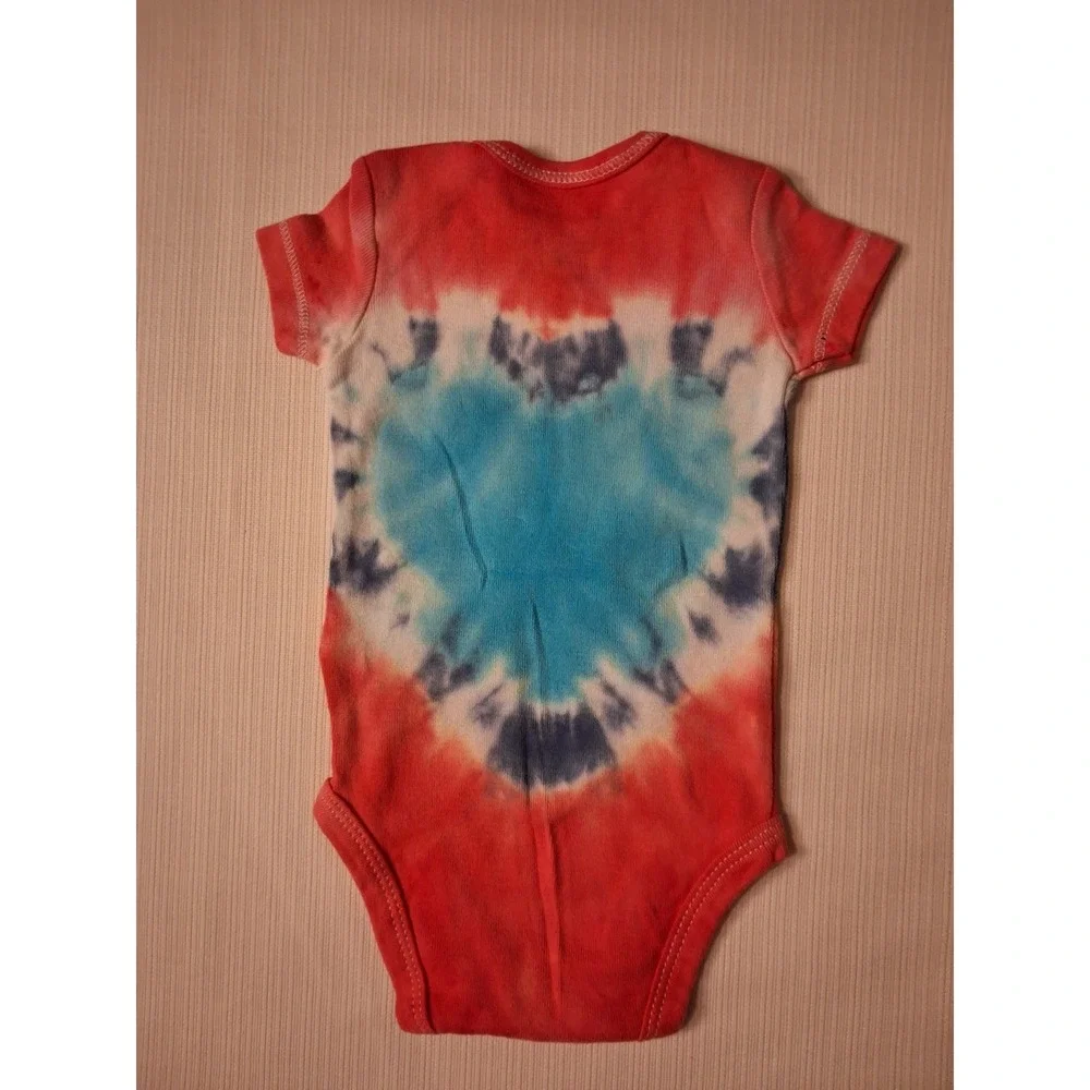 Carter's Bodysuit Baby Newborn Red Blue Excellent Tie Dye Heart Short Sleeve